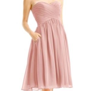 Azazie Heidi
Size A4:
Bust: 34.00 in
Waist: 27.5 in
Hips: 37.5 in